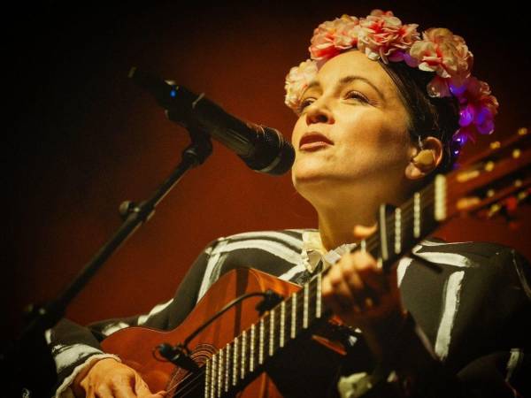 Lafourcade nació el 26 de febrero de 1984 en Ciudad de México, aunque creció en Coatepec, Veracruz, donde su madre —pianista y creadora del método musical Macarsi— la formó desde niña en un entorno rodeado de música.