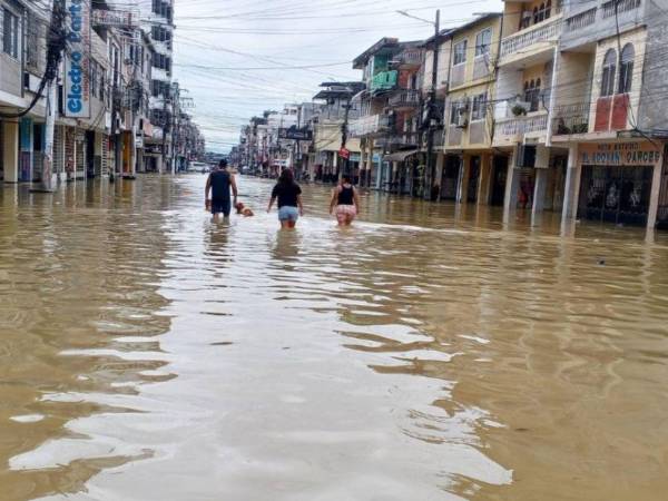 Cientos de personas han sido afectadas por el mal clima.
