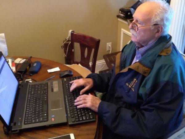 Goldstein fue uno de los conductores del programa de televisión Foro Interamericano, desde Washington, durante de 17 años.