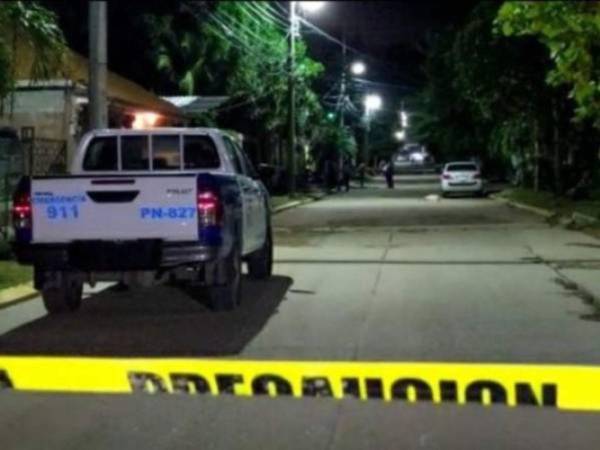 Esdras Alexis Gómez Gómez, de 20 años de edad, fue atacado a disparos por desconocidos en el barrio El Centro.