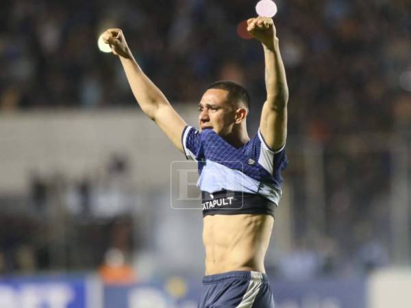 Reyes fue uno de los jugadores que no pudo contener las lagrimas al final del juego ante Marathón.