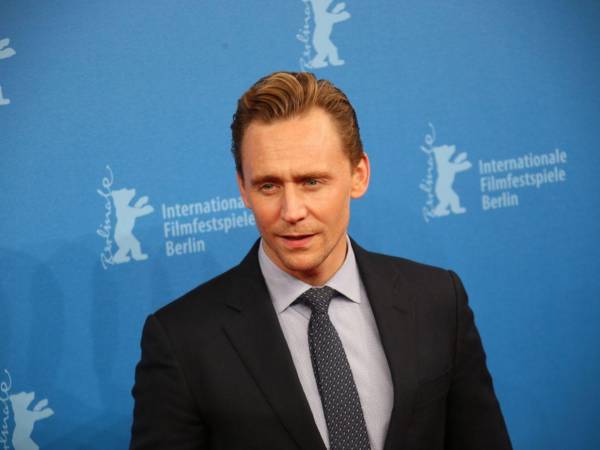 En una reciente rueda de prensa, Hiddleston desveló que el filme es un profundo homenaje a la magia de los pequeños momentos y a la incertidumbre de la vida, explorando la existencia de un hombre común en tres actos inversos.