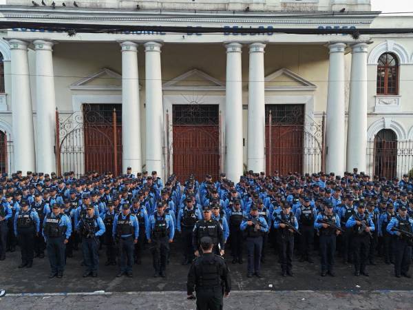 La Policía Nacional activó este jueves el operativo Plan Navidad Segura 2025 como respuesta al aumento de la circulación de dinero por el pago de aguinaldos y al incremento de actividades durante las fiestas de fin de año.