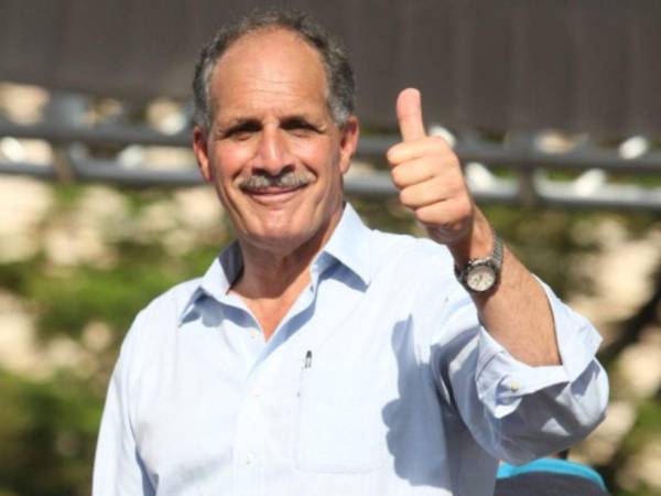 El precandidato presidencial del Partido Nacional reiteró que no sería parte del debate.