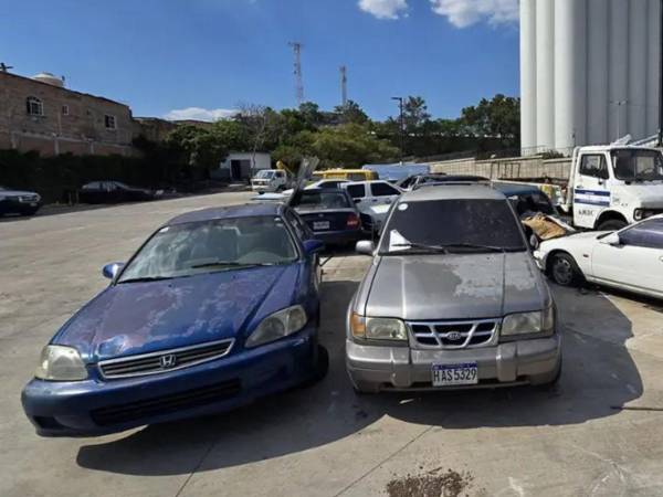 La medida contempla una notificación a los propietarios, quienes disponen de 72 horas para retirar los automóviles.
