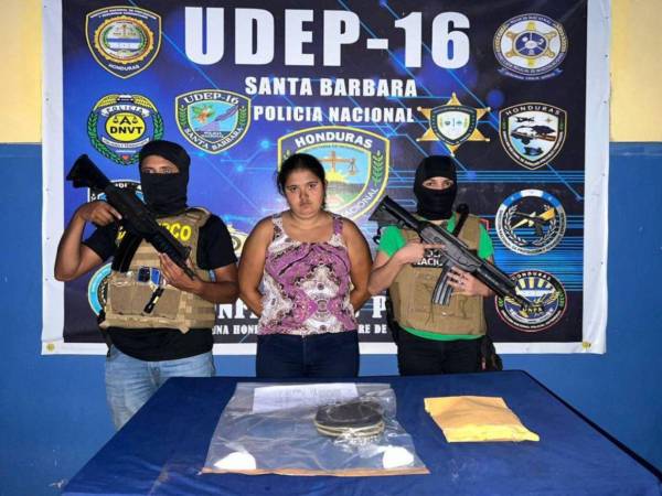 Bety Belnilcia Sagastume Ayala fue detenida por agentes de la Dirección Policial Anti Maras y Pandillas Contra el Crimen Organizado.