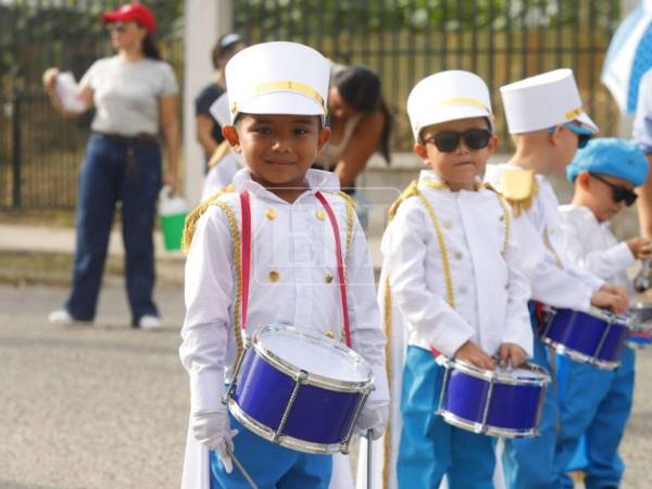 Los más pequeñines se sumaron a la conmemoración de los 205 años de Independencia de Honduras vistiendo sus mejores trajes y mostrando su talento musical en San Pedro Sula. Más fotos a continuación.