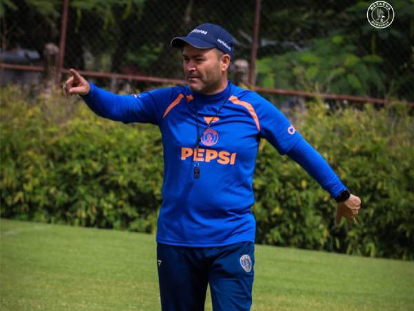 Javier López, entrenador de Motagua, confía en que su equipo atraviesa su mejor momento para competir contra Alajuelense.