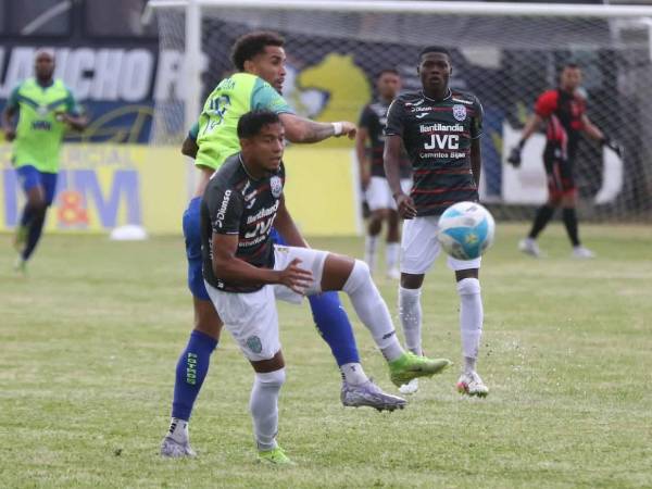 Imágenes del desarrollo del partido.