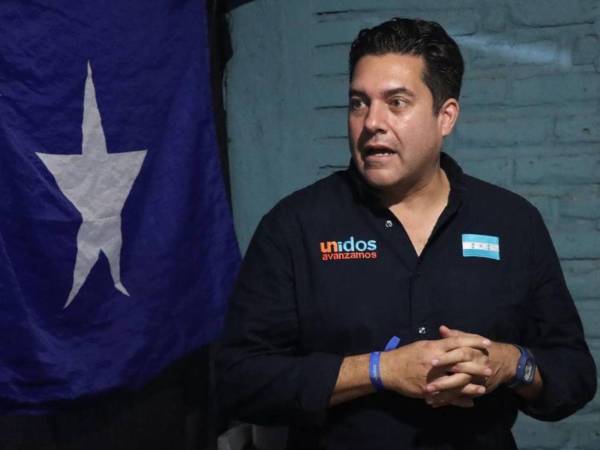 Juan Diego Zelaya, candidato del Partido Nacional, presentó sus propuestas sobre prevención de desastres, recuperación del río Choluteca y planificación urbana.