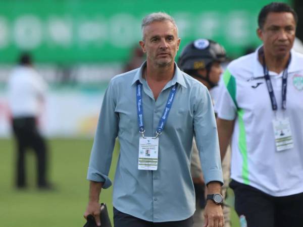 Lavallén volvió al banquillo y el Marathón logro´conseguir un triunfo.