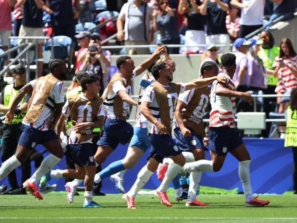 Imágenes del desarrollo del partido.