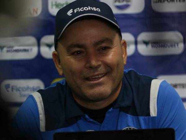 Javier López aclaró por qué Alejandro Reyes empezó como suplente con Motagua.