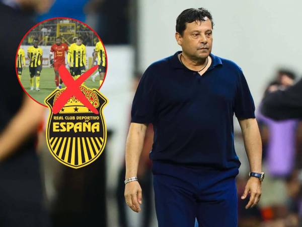 El técnico ya lleva varios procesos fallidos al frente de la máquina.