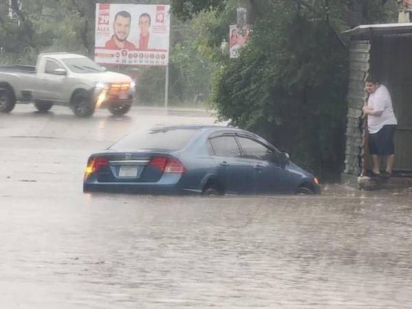 Las intensas lluvias que azotan Honduras desde finales de septiembre e inicios de octubre han dejado un saldo lamentable: 11 personas fallecidas y más de 10,161 afectadas, según el último reporte de la Comisión Permanente de Contingencias (Copeco). Así se encuentra el país tras este fenómeno climático: