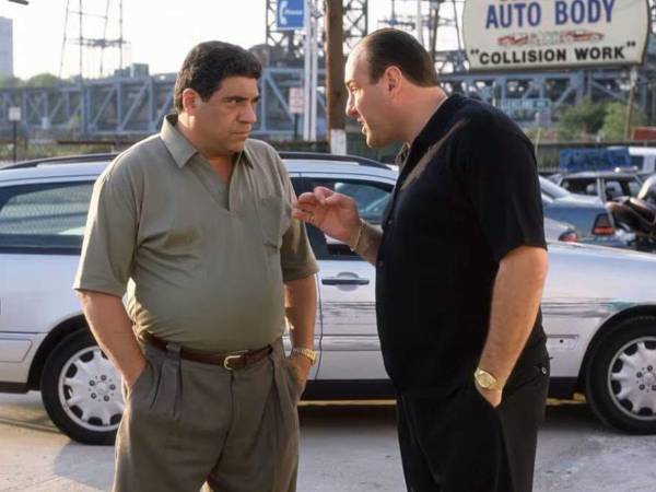 Vincent Pastore, recordado por su papel en Los Soprano, falleció por causas naturales.
