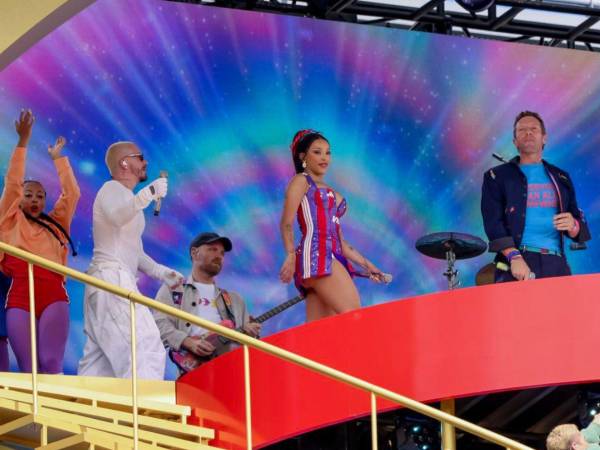 El show de medio tiempo de la final del Mundial de Clubes 2025 contó con una espectacular actuación en la que J Balvin y Coldplay destacaron. Más fotos a continuación.