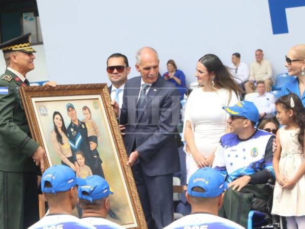 Este 15 de septiembre se cumple un año del accidente que sufrió el paracaidista Ever Maldonado durante los desfiles patrios de 2025. A un año de aquel hecho, hoy recibió un reconocimiento por su valentía y proceso de recuperación.