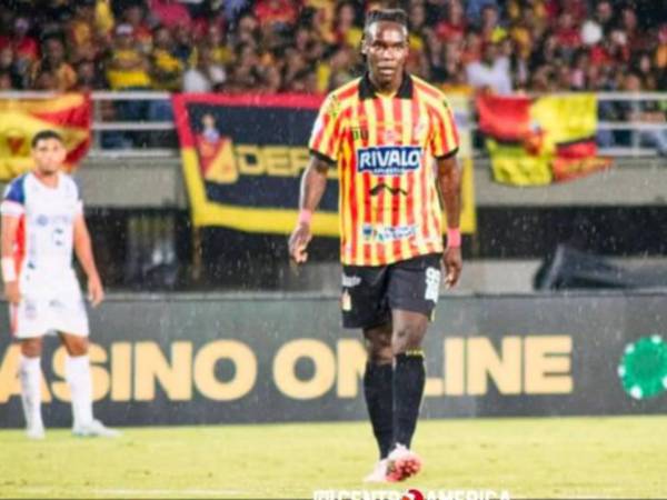 Román Rubilio Castillo iba a tener un debut soñado con el Deportivo Pereira.