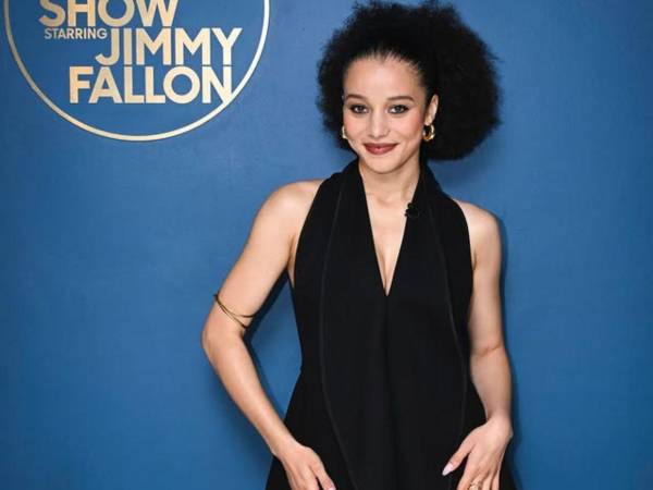 El nombre de la nueva actriz, que destaca como estrella emergente, fue elegido por sus padres como talismán para alcanzar grandes logros.