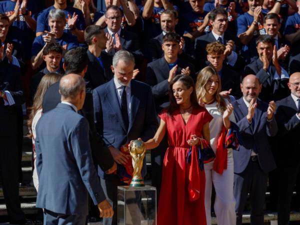 Felipe VI felicitó a España por su título mundial y destacó la unidad, la garra y el espíritu solidario de un equipo que hizo historia para el país.