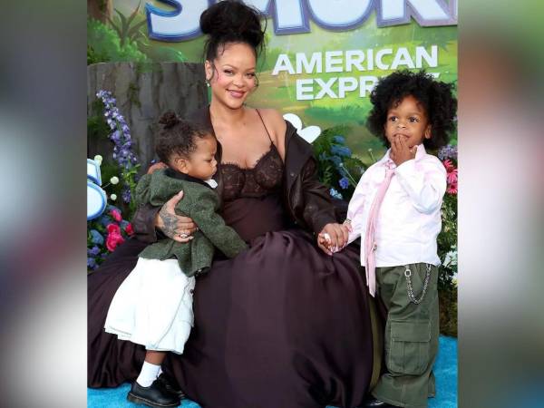 Rihanna está a la espera de su tercer hijo, y en su Instagram ha estado recordando la experiencia con sus otros dos hijos RZA y Riot Rose, lo que ha generado muchos comentarios negativos de la gente.