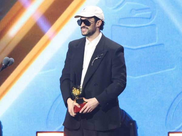 Tras su exitosa residencia musical en Puerto Rico, el artista inicia este 21 de noviembre su gira mundial que lo llevará por varios continentes. Finaliza en julio de 2026.