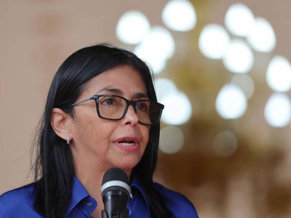 Delcy Rodríguez asumió como presidenta encargada de Venezuela tras la detención de Nicolás Maduro y su esposa, Cilia Flores.