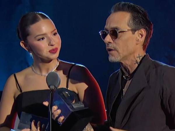 Ángela Aguilar y Marc Anthony obtuvieron el premio a La Mejor Mezcla por su colaboración musical, en una noche que reunió a ambos artistas en Marbella.