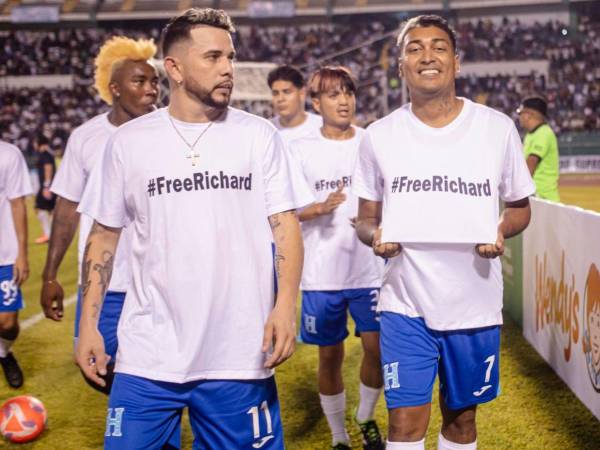 Quién es Mr. JC, tiktoker que se peleó con Supremo en Guatemala tras un partido. Él le reclamó a Supremo y generó la renuncia del creador de contenido organizador de los partidos de tiktokers.