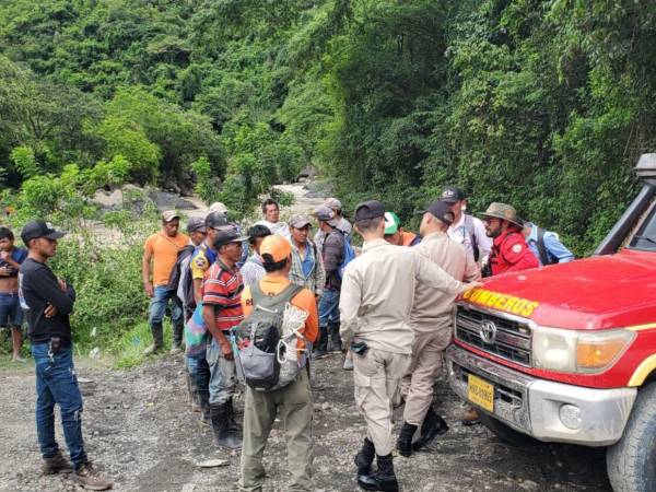 Las fuerzas vivas de la comunidad y autoridades realizaban la búsqueda del pequeño Eliud Bautista.