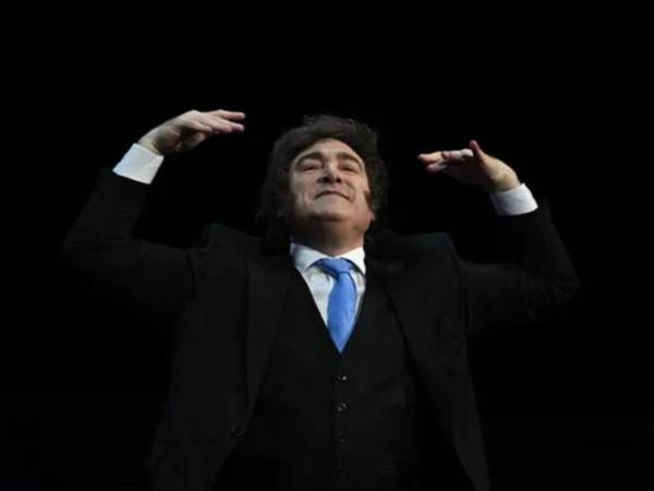 El presidente de Argentina, Javier Milei, fue blanco de una campaña de desinformación por parte de agentes rusos, según una investigación periodística.