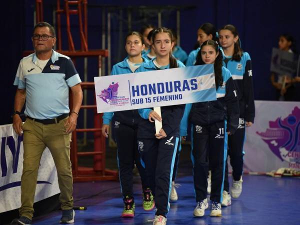 La selección hondureña es liderada por el profesor Alex Carías, junto a los asistentes Elvin Vásquez y Miguel Portillo.