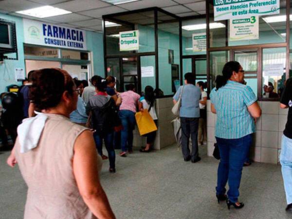 Las autoridades del Seguro Social aseguraron que la farmacia de los hospitales cuenta con el 85% de los medicamentos.