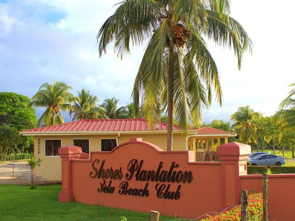 Vista general de Honduras Shores Plantation, un complejo renovado que combina modernidad y naturaleza en el corazón del Caribe hondureño.