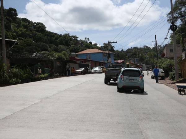 El tramo carretero de la salida a oriente de Tegucigalpa, mostró indicios de mayor flujo vehicular, luego de meses de obras de reconstrucción que mantuvieron a conductores y pobladores de la zona sumidos en la desesperación por el tráfico.