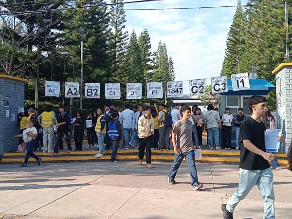 Los más de 19,000 aspirantes realizaron el pasado viernes la prueba de admisión en 13 centros regionales de la UNAH.