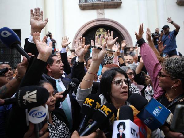 Diputados opositores se preparan para convocar una sesión extraordinaria con el fin de anular cualquier decisión de la Comisión Permanente.