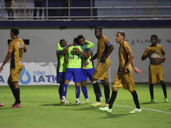 Imágenes del desarrollo del partido.