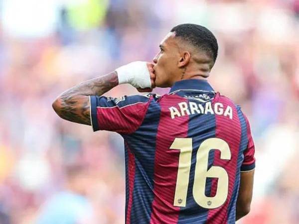 Kervin Arriaga seguirá siendo futbolista del Levante.