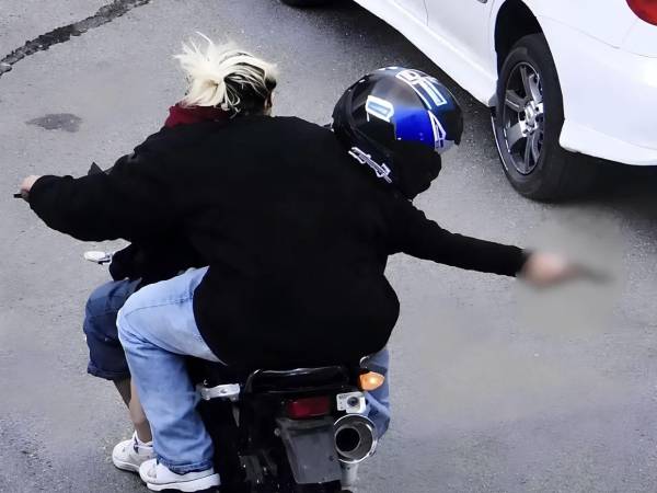 Antecedentes de hechos criminales en Honduras demuestran que sicarios y gatilleros involucrados en asesinatos, en muchos casos, se transportan en vehículos de dos ruedas. Por lo tanto, la Ley Especial para el Combate a Asociaciones Terroristas, Maras y Pandillas y el Fortalecimiento del Sistema Penitenciario Nacional también contempla medidas para los motociclistas.