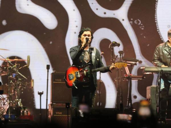Hubo que esperar casi cuatro décadas, pero Tegucigalpa por fin fue testigo de algo que parecía reservado solo para la nostalgia ajena: Caifanes, en carne propia, sobre un escenario hondureño.