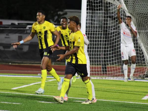 Danilo Palacios le dio el gol del triunfo al Real España sobre el Olimpia.
