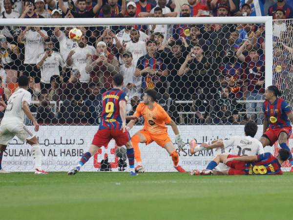 Imágenes del desarrollo del partido.