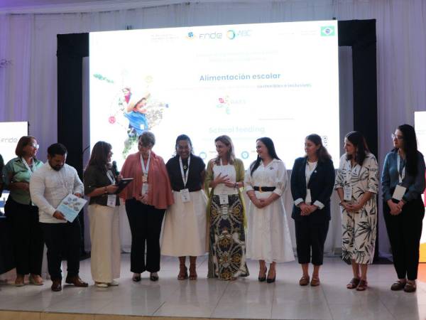 Representantes de los 17 países acordaron que es necesario fortalecer la cooperación regional para ampliar la cobertura de la alimentación escolar.