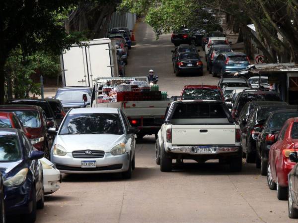 Durante un recorrido realizado por EL HERALDO, se constató que la calle presentaba mejores condiciones de circulación tras la intervención de las autoridades.