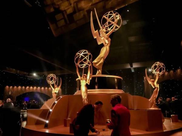 La Academia de las Ciencias y las Artes de la Televisión de EE UU celebra la 77ª edición de los Primetime Emmy Awards.