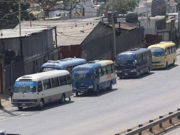 Cálix sostuvo que el transporte urbano es el único servicio de transporte público que mantiene la misma tarifa desde hace varios años, pese al incremento en los costos de operación.