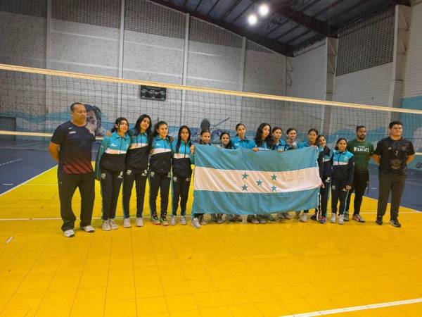 La Selección Nacional Femenina Sub-15 de Voleibol que representará a Honduras en la Copa Centroamericana en Managua, Nicaragua.