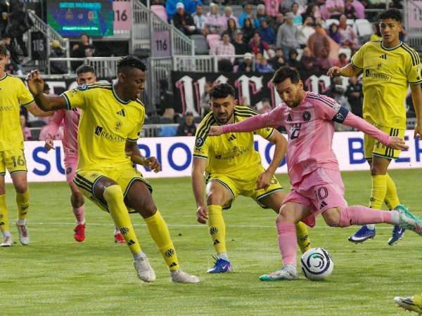 Imágenes del desarrollo del partido.